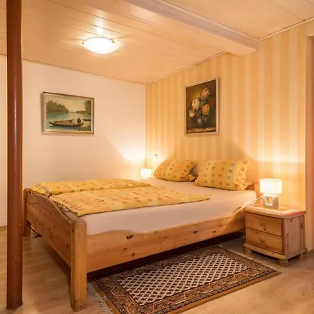 Haus Mohrle 1a *